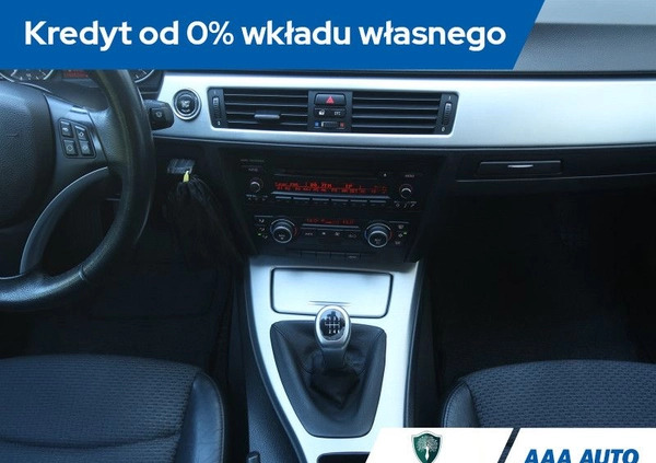 BMW Seria 3 cena 22000 przebieg: 214803, rok produkcji 2009 z Białobrzegi małe 254